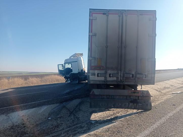 Diyarbakırda zincirleme kaza: 1 ölü, 2 yaralı