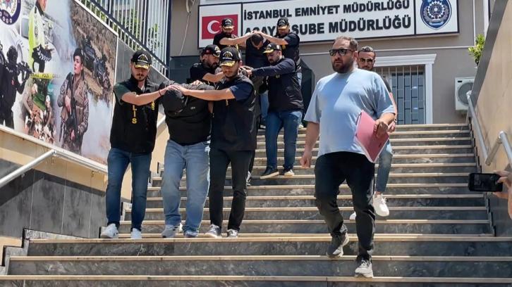 Yenibosnada kuyumcunun çantasını gasbeden şüpheliler yakalandı