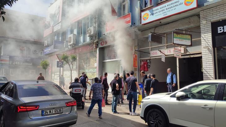 Edirne’de bebek kıyafetleri satan iş yerinde çıkan yangın söndürüldü