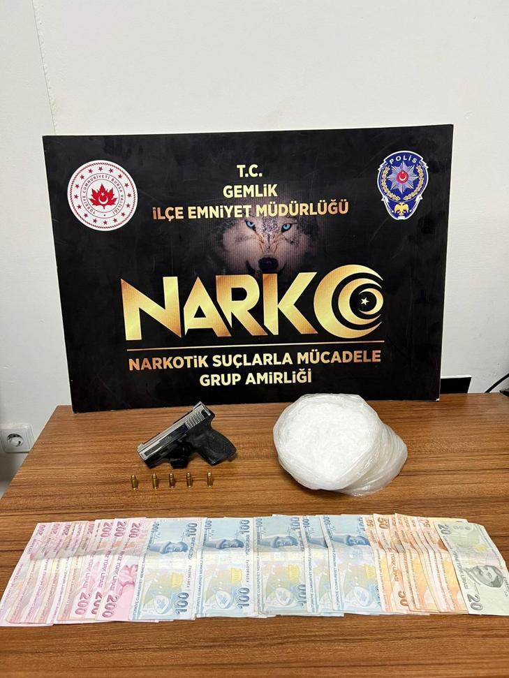 Bursada araçta 1,5 kilo uyuşturucu ele geçirildi: 2 gözaltı