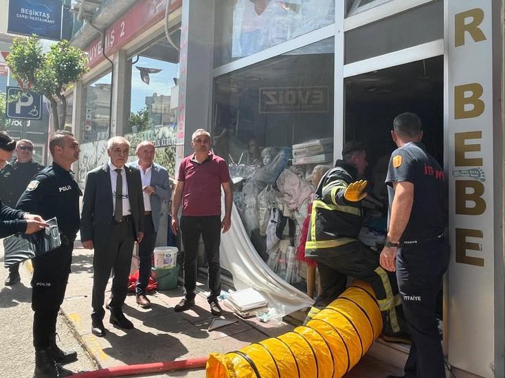 Edirne’de bebek kıyafetleri satan iş yerinde çıkan yangın söndürüldü