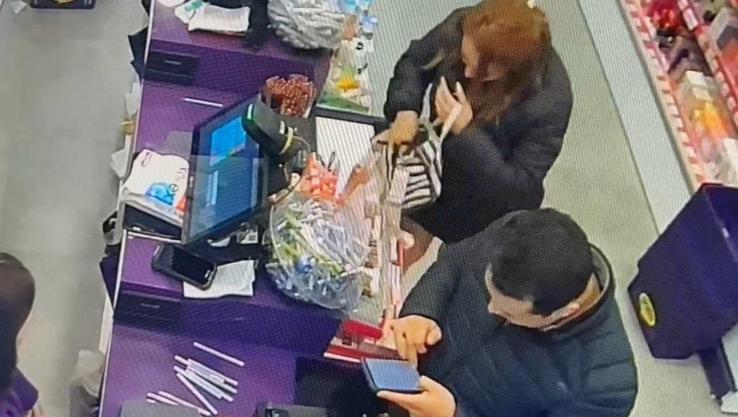 Marketlerden 1 milyon liralık kozmetik ürün hırsızlığına 2 tutuklama