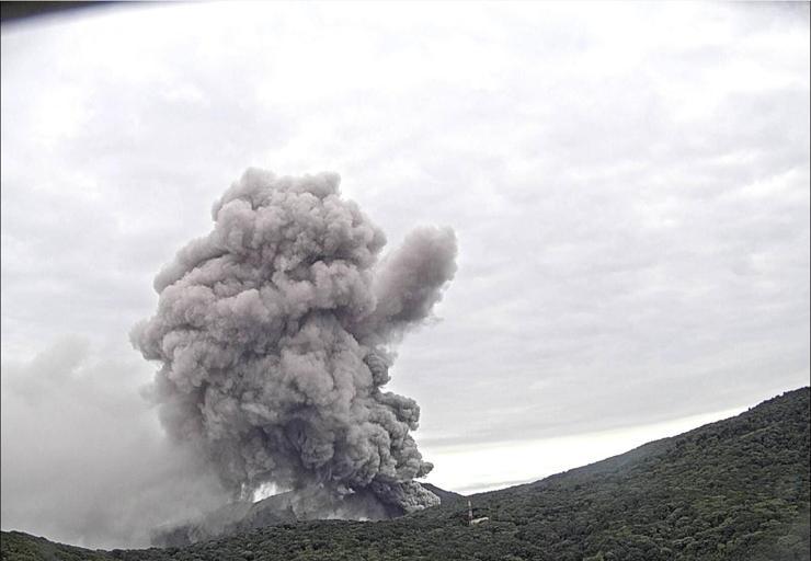Kosta Rika’daki Poas Yanardağında patlama meydana geldi