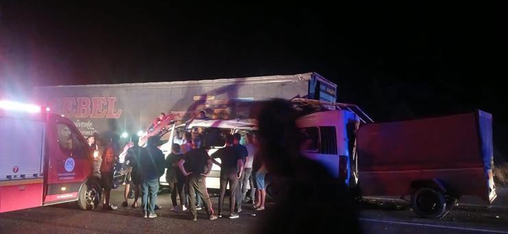 TIRa arkadan çarpan minibüste ölen işçilerin kimlikleri belli oldu