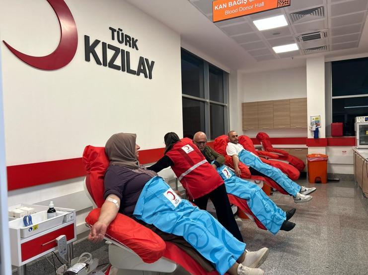 Kızılaya 36 kez kan bağışlayan Meryem Çağdaş, ailesini de bağışçı yaptı