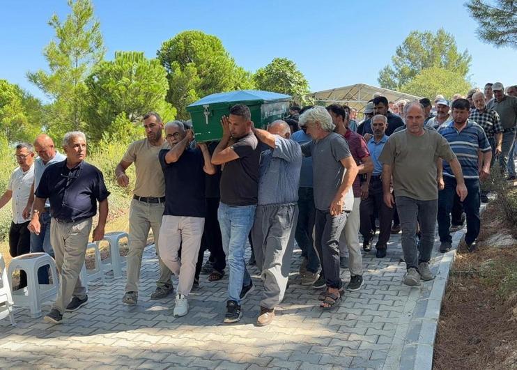 Girne açıklarındaki gemi kazasında hayatını kaybeden kişi, toprağa verildi