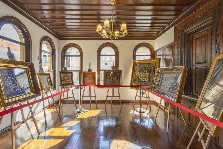 Yıldız Holding’in ‘Tarihin Akışında Meşhur Hattatlar’ sergisi Bursa’da ziyarete açıldı