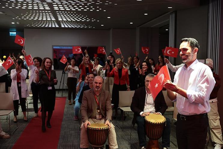 ‘Cumhuriyetin Işığında Atatürk ve Sanat Sergisi’ kapılarını açtı