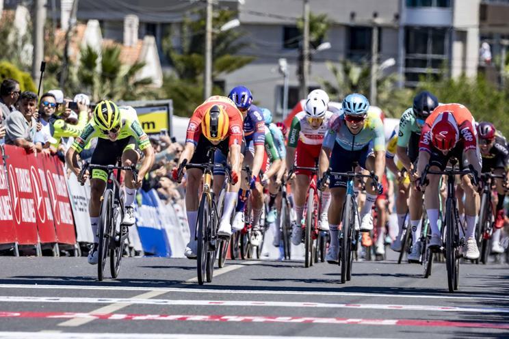 TURun Selçuk-Çeşme etabını Elia Viviani kazandı