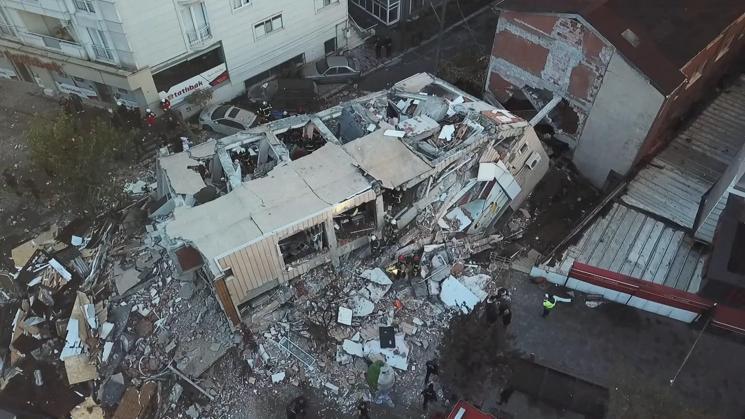 Gebzede bina çöktü; kurtarma çalışması başlatıldı