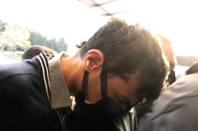 ANNESİ TABUTUNA SARILDI, GÖZYAŞI DÖKTÜ