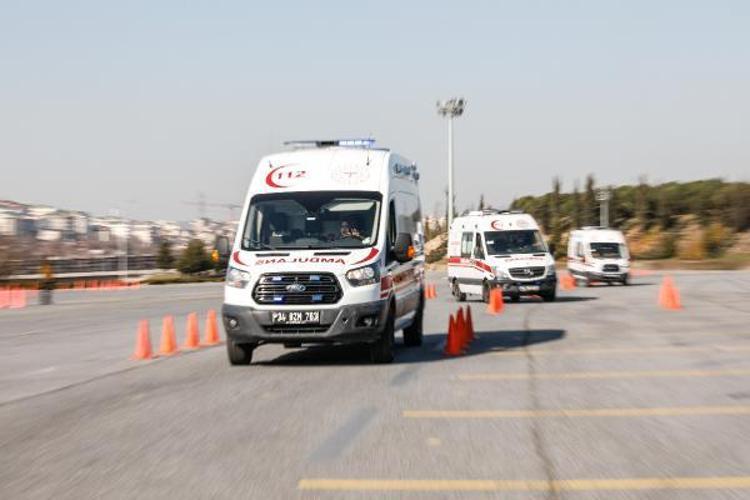 TRAFİK KURALLARINA UYMAK ZORUNDA OLAN RALLİ PİLOTU GİBİYİZ