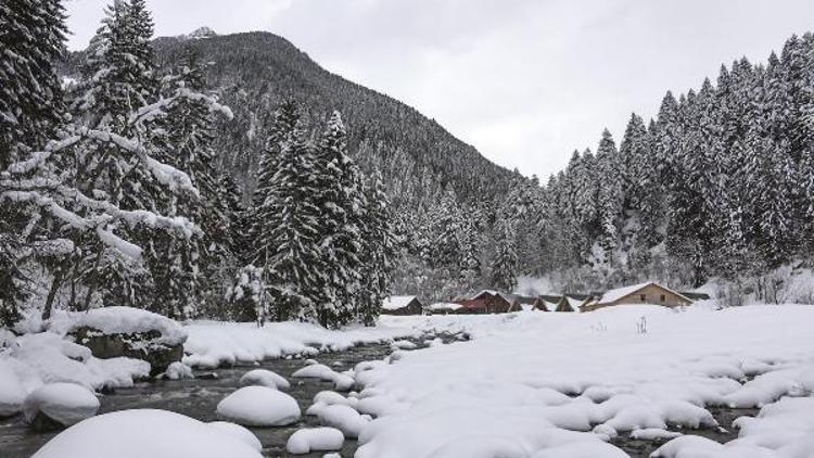 ‘ÇIĞ BÜYÜK BİR KÜTLE ŞEKLİNDE DÜŞÜYOR