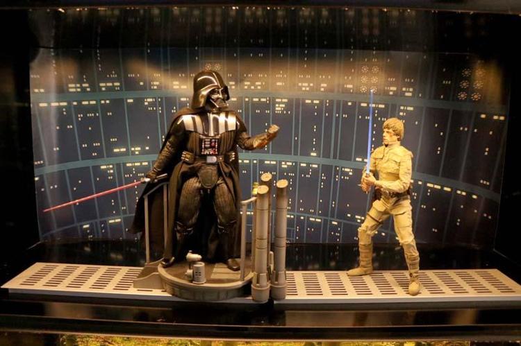 SOSYAL MEDYADA 1 MİLYONUN ÜZERİNDE TAKİPÇİSİ VAR