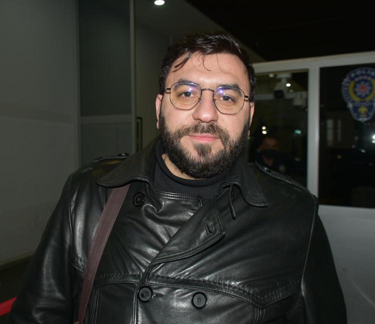 29 KİLOMETRE YÜRÜYÜP BÜYÜKELÇİLİĞE GİTTİK