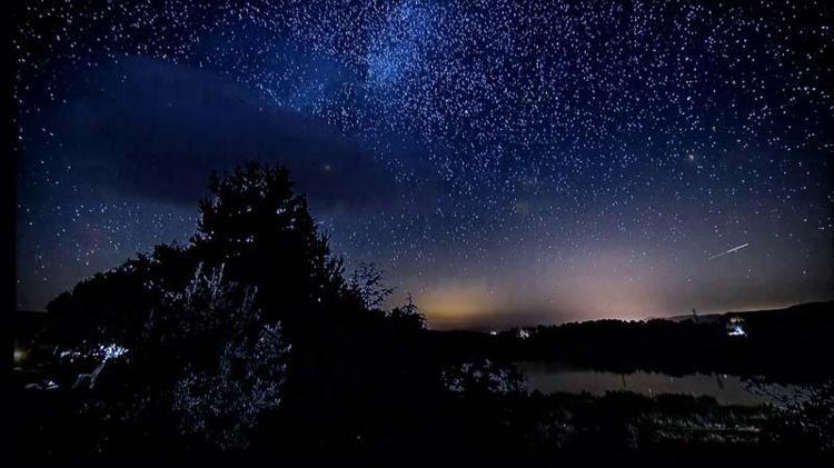 ‘GALAKSİ FOTOĞRAFI İÇİN ON BİNLERCE FOTOĞRAFI BİR ARAYA GETİRMEMİZ LAZIM’