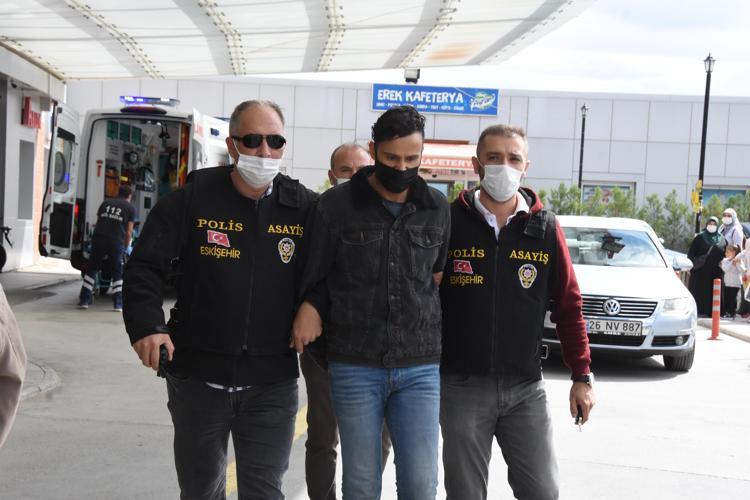 EVDE SALLY’NİN KAN İZLERİ BULUNDU