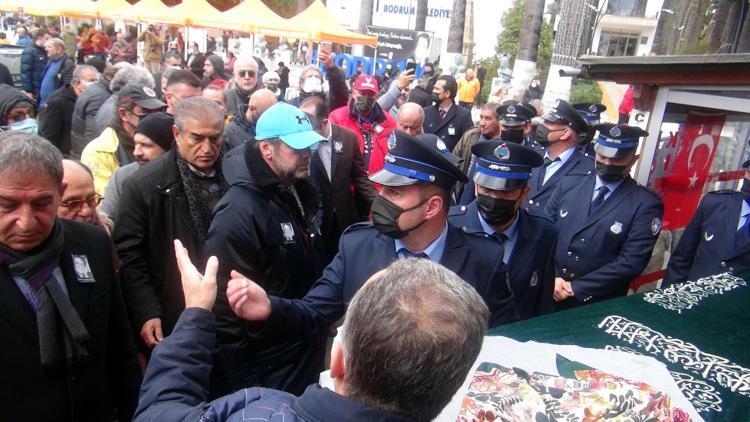 CENAZE NAMAZININ ARDINDAN BELEDİYE HOPARLÖRÜNDEN HALİKARNAS PARÇASI YAYINLANDI