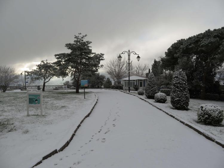 ÇAMLICA TEPESİ BEYAZA BÜRÜNDÜ