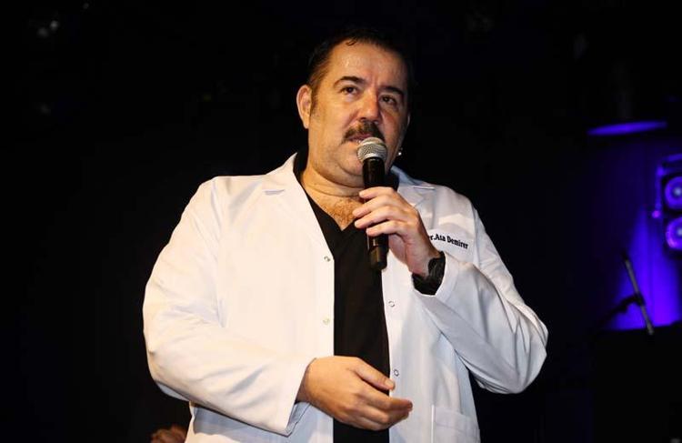 O OLMADIĞI İÇİN 2 YIL SAHNE ALMADIK