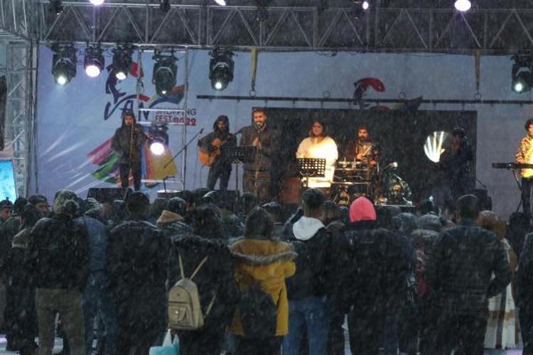 KARLI HAVADA FESTİVAL COŞKUSU