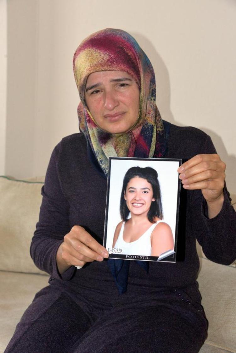 ELİNDEKİ BIÇAĞI KARIN KISMINA SAPLADI