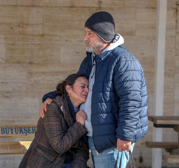 ESKİ NİŞANLISI ZORLA OTELE GÖTÜRMÜŞ