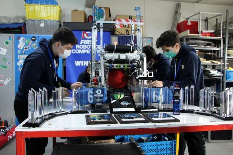 İTTİFAK KAZANAN ÖDÜLÜNÜ ALDIK