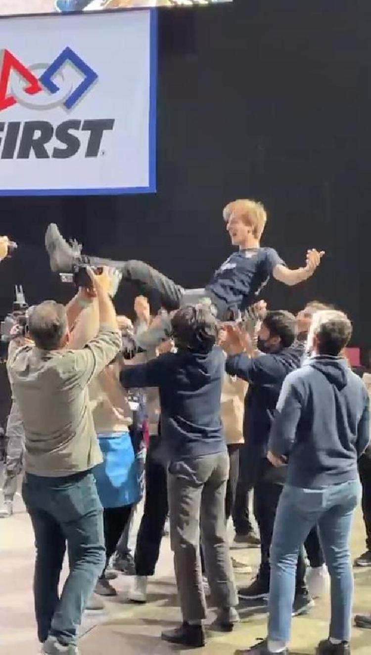 HERKES BAŞARI ALMAK İSTİYOR