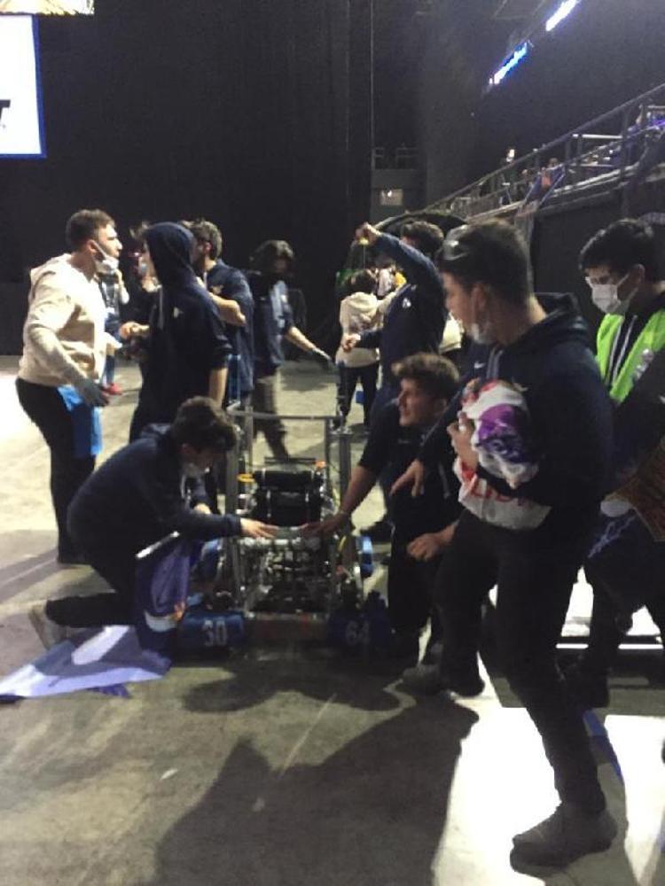 İLK YILIMDAN İTİBAREN EKİPTEYİM