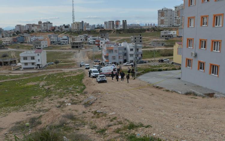 POLİS EKİPLERİ MEZARLIKTA ÖNLEM ALDI