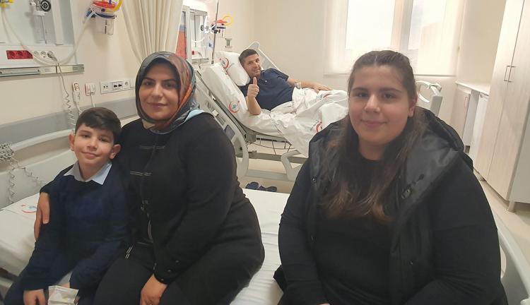 ÇOCUKLARI ONU İLK KEZ 3 AY SONRA GÖREBİLDİ