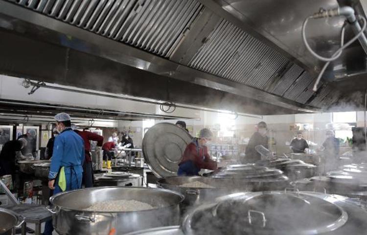 YEMEK VERDİĞİMİZ KURUM SAYISI ARTIYOR