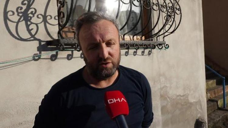 ‘ÇAMUR AKIYOR DERELER’