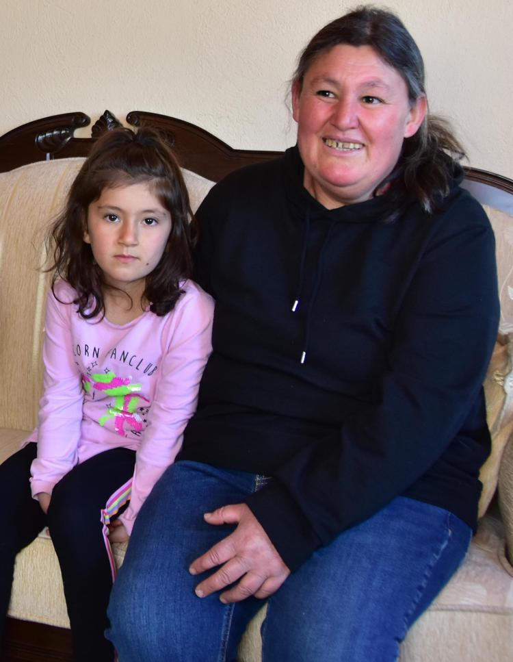 ÖZ EVLATLARINDAN AYIRMADILAR