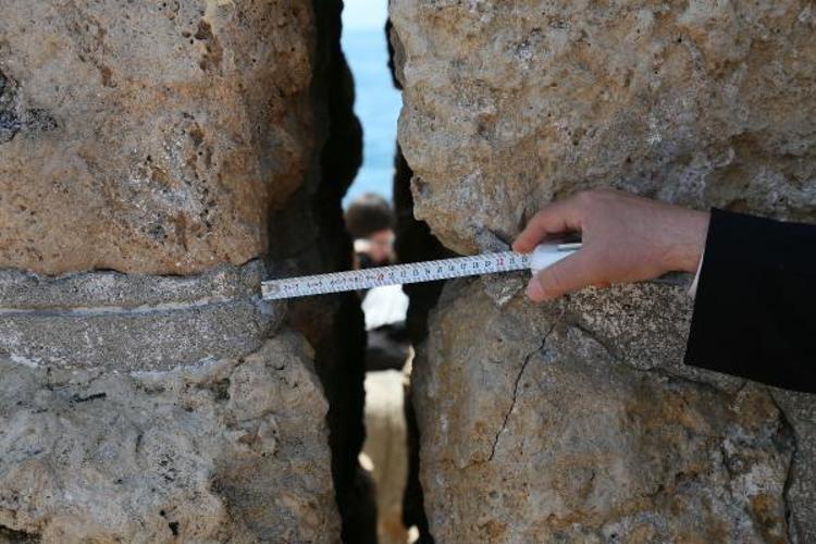 EL ATILMALI, AKSİ HALDE ÇÖKEBİLİR