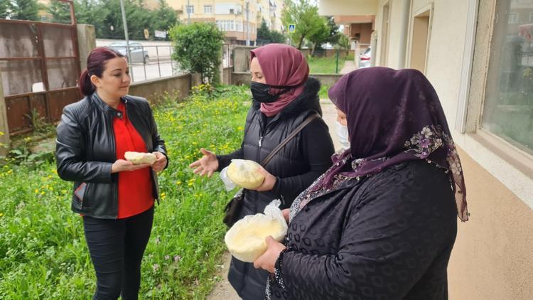 HERKES BENZER BİR HİKAYE ANLATIYOR