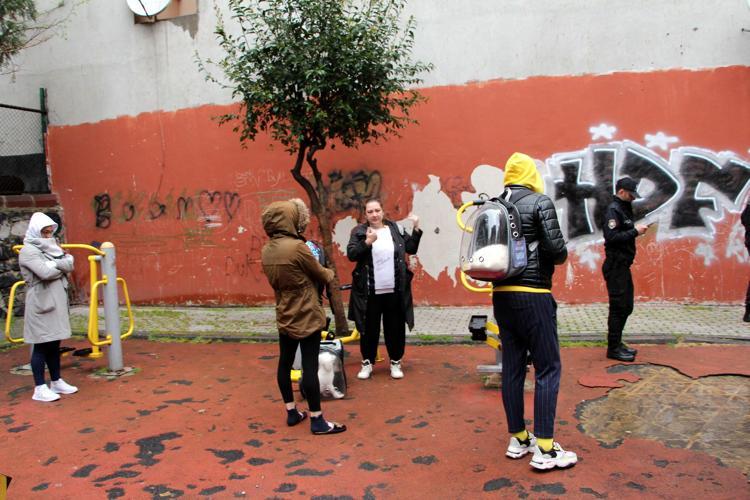 CAN DOSTLARINI DA YANLARINA ALDILAR