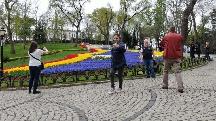 VATANDAŞLAR GÜN BOYU FOTOĞRAF ÇEKTİ