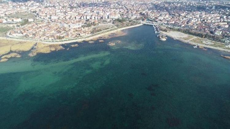 DÜŞEN HER DAMLA YER ALTI SUYUNU YA DA GÖLLERİ BESLİYOR
