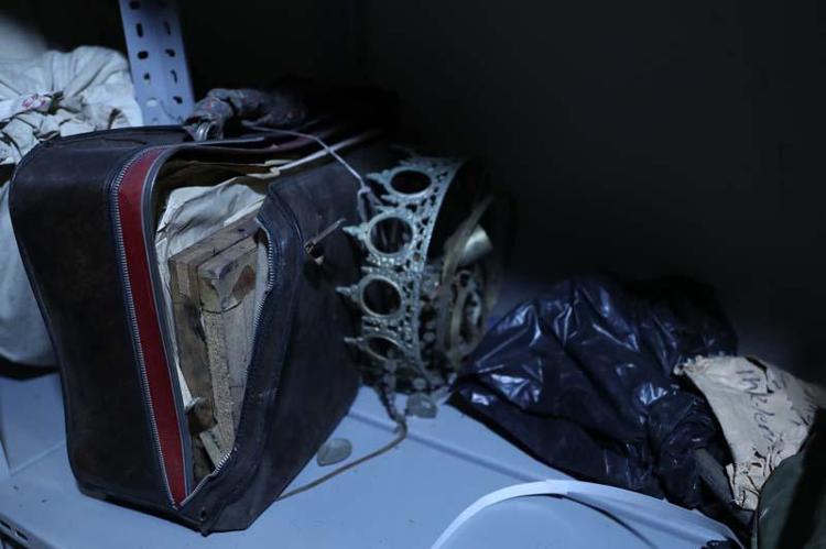 DOLMUŞ KAPISI SUÇ EŞYASI OLARAK DEPODA