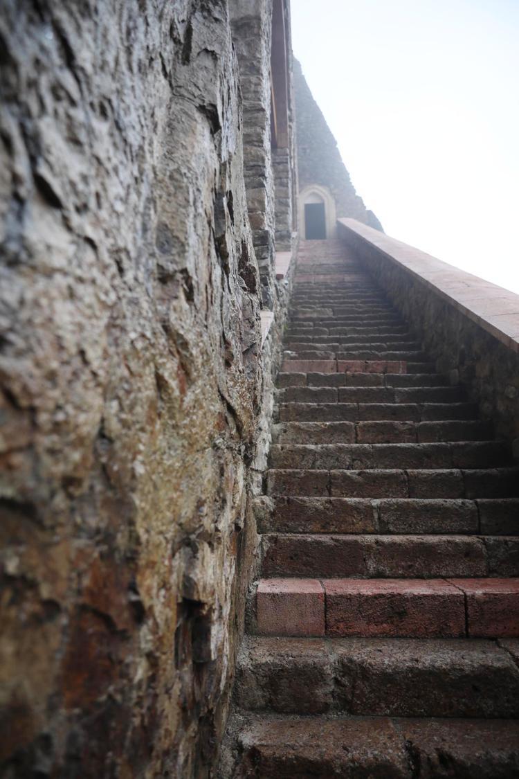 KAYA DÜŞME TEHLİKESİNE KARŞI ÖNLEM