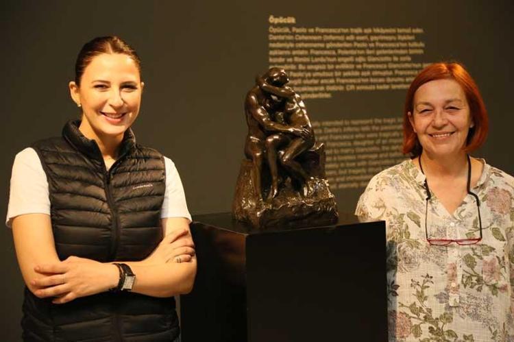 DÜNYA ÇAPINDA BİR SANATÇI