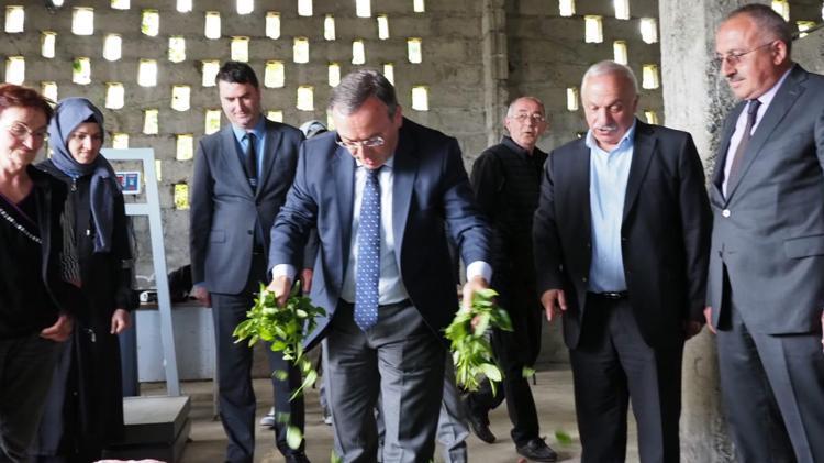 ‘BEYAZ ÇAYIN KİLOSUNU 1000 LİRADAN ALACAĞIZ’