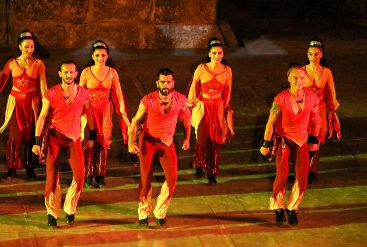 YİNE DE EVE DÖNMEYİ ÇOK İSTİYORUZ