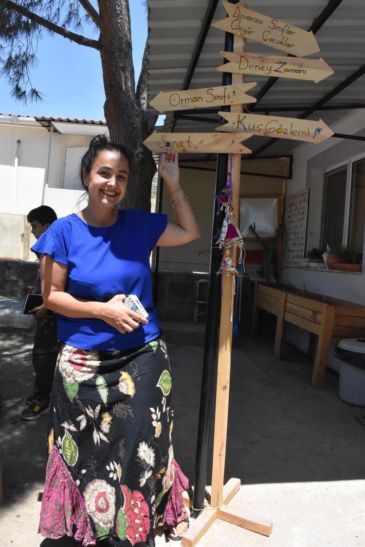 KUŞLARI GÖZLEMLEYİP DENEY YAPIYORLAR