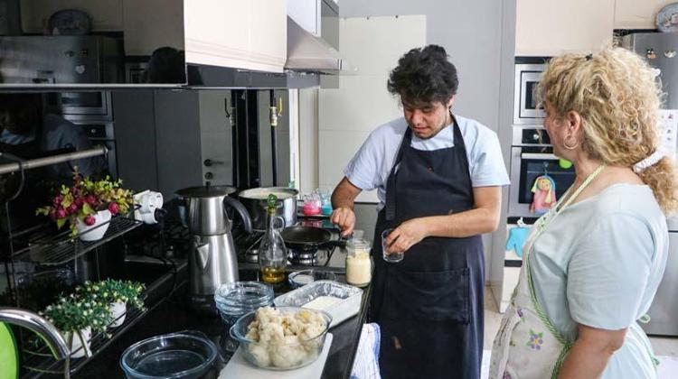 OLUMSUZ YORUMLARLA KARŞILAŞTILAR