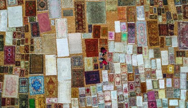 YIRTILAN HALILARI ONARIYOR