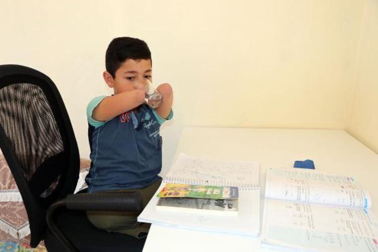 YÜRÜYÜP OKULUMA GİTMEK VE OYUN OYNAMAK İSTİYORUM