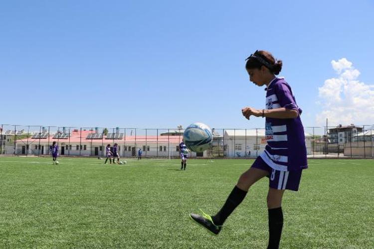 HEDEFİM İYİ BİR FUTBOLCU OLMAK